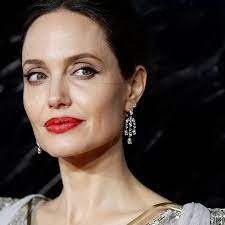 Source about angelina jolie, special envoy/goodwill ambassador of #unhcr. Andzhelina Dzholi Rasskazala O Zhizni Po Sosedstvu S Byvshim Muzhem Dom Sreda Obitaniya Lenta Ru