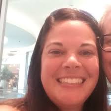 Lori Robinette's Instagram, Twitter & Facebook