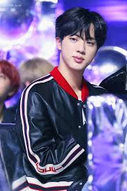 Er ist unter dem künstlernamen v bekannt. Pin By Exo L A R M Y On Bts Kim Seokjin Seokjin Bts Jin