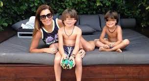 Jun 22, 2021 · la seredova e l'ex portiere della juventus hanno due figli: Alena Seredova Pubblica La Foto Del Figlio La Somiglianza Con Buffon E Impressionante
