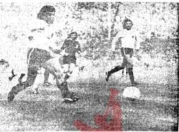 Por ello, la afa lanzó la consigna #gritalopord10s, que consiste en celebrar nuevamente el histórico tanto convertido a las 16. El Historico No Gol De Maradona Cumple 40 Anos El Barba Me Guardo El Regalo Para Despues