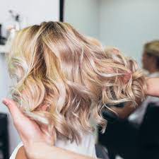 Dann nutze doch zitrone, backpulver und co. Haare Naturlich Aufhellen Die Besten Hausmittel Brigitte De