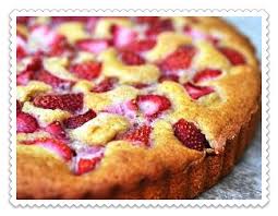 Там нет ни капли злости, а только счастье и веселье. A Recipe For A Yeast Cake With Strawberries Yeast Dough Strawberry Tart