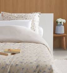 Absolument Maison Housse De Couette Suzanne Fleurs 80 Fils Cm En 2020 Absolument Maison Housse De Couette Decoration Maison