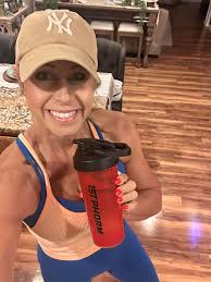 Delaying caffeine intake after waking up improves energy stability