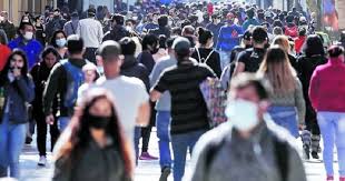 El gobierno de chile anunció este miércoles cuarentena total para santiago y seis comunas aledañas por siete días a partir del viernes 15 de mayo como consecuencia de un aumento vertiginoso de los. Chile Impone Cuarentena En Santiago Los Fines De Semana Por Alza De Casos De Coronavirus Canal N