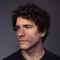 200+ perfiles de «Amacker»