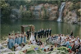 Adventurous Wedding Venues In Northeast Tennessee Perfect For Outdoors Loving Couples Katy Sergent Tennessee North Carolina Adventurous Wedding Elopement In 2020 Tennessee Wedding Venues Lake Wedding Venues Wedding Venues North Carolina