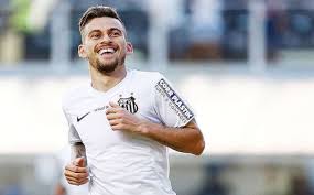 Lucas lima prefers to play with left foot. Snap Kaka And Pop Barcelona Tipped To Sign Lucas Lima The Santos Star With Something Of Rivellino Or Gerson About Him