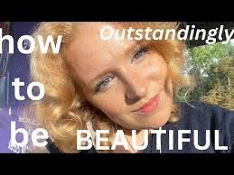 Elena Wynn's Instagram, Twitter & Facebook