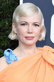 How to curl short hair: The ultimate guide to getting cool girl hair.