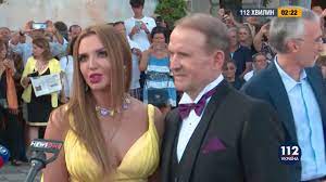 Oksana marchenko is on facebook. Na Festivale V Taormine Oksana Marchenko I Viktor Medvedchuk Vruchili Cvety Nikol Kidman Youtube