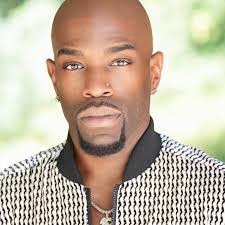 Robert Hampton's Instagram, Twitter & Facebook