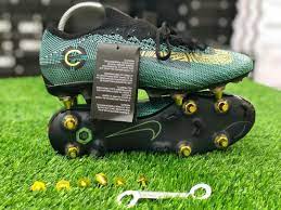 Menawarkan pelbagai pilihan kasut bola, kasut futsal, kasut nike dan banyak lagi dengan kualiti terbaik. Kasut Bola Nike Hypervenom Cheap Online