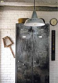 Patiner Du Metal Au Graphite Vestiaire Metallique Vestiaire Metal Armoire Metallique