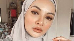 Find the perfect gigi hadid stock photos and editorial news pictures from getty images. Dianggap Kembaran Gigi Hadid Simak Gaya Hijab Model Malaysia Ini
