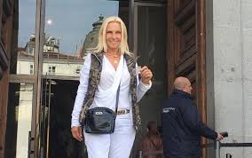 Μου αρέσει πολύ, με ηρεμεί. Maria Stamaterh Konteyw Ta 60 Kai Niw8w Mia Xara Newspistol Eidhseis Me Ypografh Xarhs Lempidakhs