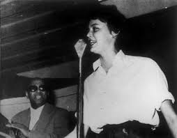 She will be turning 52 in only 135 days from today (25 april, 2021). Lill Lindfors Sorgen Gjorde Att Jag Kom Av Mig Mitt Under En Show Hemmets Journal