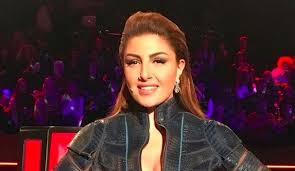 «μετακίνηση 6» στο καβούρι με αθλητικό look. H Elena Paparizoy E3omologeitai Logw Toy 8anatoy Toy Patera Moy Den Fay S Book