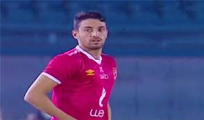 قام عمرو وردة بالانتقال إلى نادي الأهلي بالتحديد في شهر كانون الثاني (يناير) في سنة 2011 ميلادياً، وكان يبلغ من العمر حينذاك 17 سنة، وقام بالمشاركة داخل فريق الشباب الذين أعمارهم تكون تحت الـ20 سنة. Ø§Ù„Ø§Ù‡Ù„Ù‰ ÙŠØ¹Ù„Ù† Ù…ÙˆÙ‚Ù Ø·Ø§Ù‡Ø± ÙˆØ¨ÙˆØ§Ù„ÙŠØ§ ÙˆØµÙÙ‚ØªÙ‡ Ø§Ù„Ù‚Ø§Ø¯Ù…Ø© ÙˆØ§Ù„Ø§Ø¹Ø¨ Ø§Ù„Ù…Ø±ÙÙˆØ¶ Ø¨Ø§Ù„Ø«Ù„Ø§Ø«Ø© Ø§Ù„Ø£Ù‡Ù„ÙŠ Ø§Ù„ÙŠÙˆÙ…