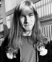 Are there any random Nirvana songs that make you guys sad? : r/Nirvana