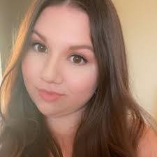 Erika Pohlman's Instagram, Twitter & Facebook