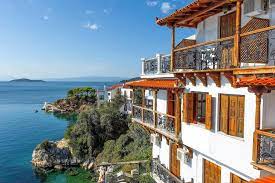 Skiathos offre una moltitudine di spiagge da visitare, tra cui la bellissima lalaria beach e se mai vi stancaste del mare avete comunque parecchie cose da fare anche nell'entroterra. Hotel Villa Orsa Citta Di Skiathos Prezzi Aggiornati Per Il 2021