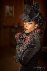 Gothic Mini Top Hat With Raven Wing Edgar Allan Poe Ladies Hat With Crow Skull Black Victorian Hat With Veil Penny Dreadful Made To Order Gothic Fashion Afro Goth Model