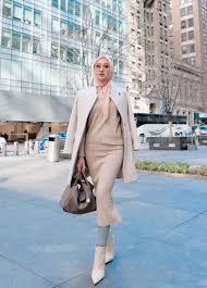 As spring is coming, every women looks forward to buy new the amazing fashion bloggers always inspire us with their new styling tips and with their chic looks. 5 Trend Fashion Untuk Perempuan Berhijab Di Tahun 2020 Ringtimes Banyuwangi