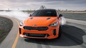 Kia Stinger Gts Je Jako Bmw M5 Ze Ctyrkolky Se Umi Stat Cistou Zadokolkou Wikicars