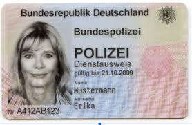 The rendőrség is the national civil law enforcement agency of hungary and is governed by the interior ministry. Alruhas Rendorok Nemetorszagban 2000 Eurot Vittek El A Kamionosoktol Trans Info