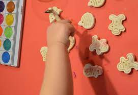 ✩ basteltipps zu weihnachten und für den advent gibt's in diesre sammlung. Basteln Mit Kleinkindern Weihnachtsdeko Aus Salzteig Https Familieberlin De