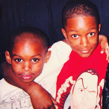 Courtside Buzz owner/founder Mikey Domagala says the Los Angeles Lakers  should have signed 39 year old Dwight Howard as an emergency defensive big  man before the 2025 NBA playoffs ✍️ “Dwight Howard