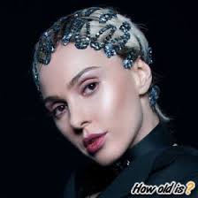 She first achieved popularity in greece in 2004 for her participation in super idol greece, in which she placed second.she went on to release several charting albums and singles. How Old Is Tamta