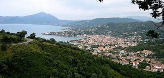 The promenade is made of gardens and sports grounds. Sapri Italy Magazine