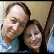 Dizem que os olhos são como o espelho Que seu brilho sempre reflete aquilo  que seu 💗 tá cheio..."