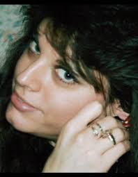 Lisa Pasco's Instagram, Twitter & Facebook