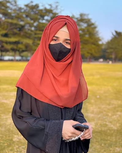 Pakistani Customer Ayesha