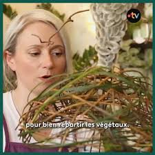 Sur sa terrasse, Frédéric rêve d'un bout de jardin qui lui parle de son  enfance et prolongerait l'appartement.