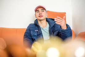 Liu shaolin sándort kizárták a leghosszabb. Liu Shaoang Koreabol Irtak Hogy Miattam Kezdtek El Magyarul Tanulni 24 Hu