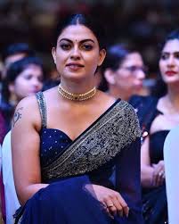 Nayanthara looks gorgeous in saree at latest award function. Anusree Awardshow Traditional Keralasaree Keralatraditional Malayalee Actress Mollywood Kolly Anusree Nair Beautiful Indian Actress Indian Celebrities