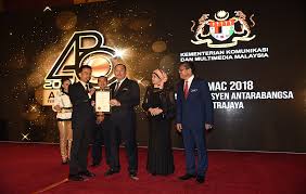 Anda sedang mencari bacaan surat yasin dan terjemahannya serta cara membaca yasin dalam latin untuk dibaca ataupun anda hafalkan secara online ? Photo Gallery Category Sesi 1 Image Sesi 1