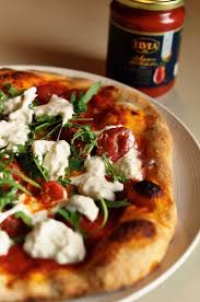 Pizza Con Datterini Rossi Pelati E Burrata Recepten Recepten Met Pizza
