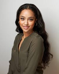 How to take a linkedin headshot at home. Montreal Portrait Headshot Photographer Nadia Zheng Photography