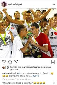 Torcida organizada kkkkkkkkk ==== uma claque (português europeu) ou torcida (português brasileiro) é o nome dado ao colectivo de público que assiste a. Jogadores Do Gremio Tiram Onda Com Derrota Do Inter Nas Redes E Andre Brinca Vizinha Chora Nao Copa Do Brasil Ge