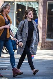 Emma Watson Nails Off Duty Chic In Structured Checkered Coat In Nyc Emma Watson Outfits Emma Watson Style Emma Watson Casual