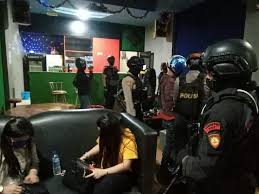 Zona integritas (zi) di lingkungan polri adalah predikat yang diberikan kepada polri yang mempunyai. Buka Di Tengah Corona Thm Di Makassar Ditutup Paksa