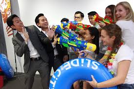 Slide the city's iconic giant inflated slide has turned into a global phenomenon, invading the streets of major cities including the united states, canada, united kingdom, korea the gigantic slip n' slide first hit malaysia in 2015, travelling across penang, melaka, kuantan, johor bahru, and kuala lumpur. Slide The City All Set To Slide Its Way Back To The Klang Valley Gaya Travel Magazine