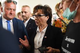 Elżbieta witek kandydatką pis na marszałka sejmu. Marszalek Elzbieta Witek W Lubsku Spotkala Sie Z Mieszkancami I Samorzadowcami Z Okolicznych Gmin Zary Nasze Miasto