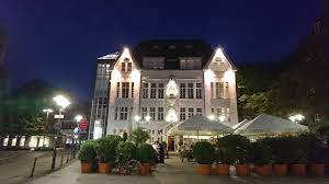 Der restaurantführer bietet fotos, öffnungszeiten, bewertungen und mehr. Frontansicht Bild Von Weisses Haus Neuss Tripadvisor